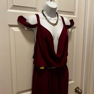 Very pretty burgundy long dress - size Xl